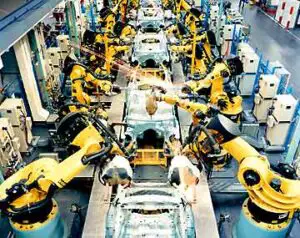 Daimler va ansambla peste 100.000 de unităţi la uzina din Europa de Est