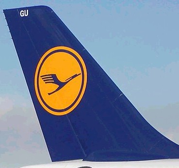 Lufthansa măreşte preţurile la cursele europene