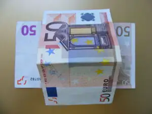 Exporturile au crescut în februarie cu 25%