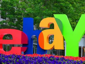Restructurări la eBay