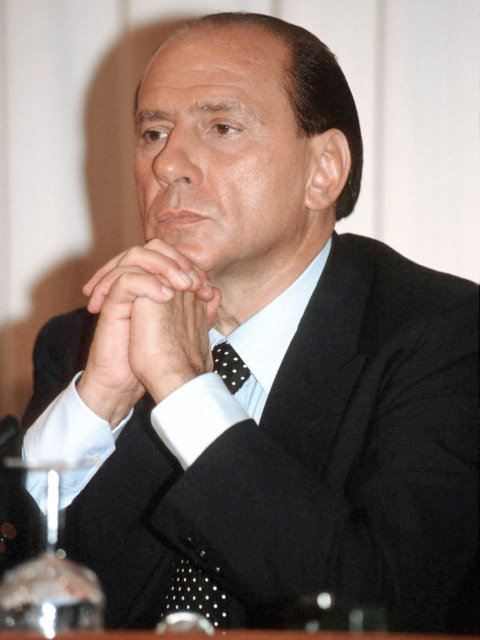 Berlusconi pregătit să blocheze contractul dintre Air France-KLM şi Alitalia