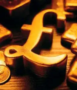 Lira sterlină, la cel mai mic nivel faţă de euro
