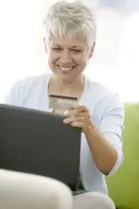 Comenzi online de 3,8 milioane de euro în perioada Paştelui