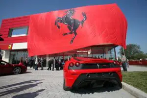 Avem showroom Ferrari