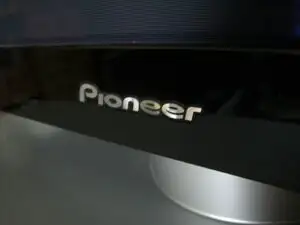 Pioneer dă afară 2.000 de oameni