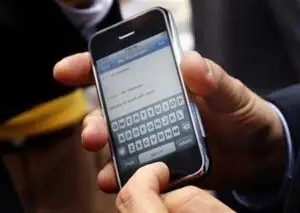 iPhone ajunge şi în Elveţia