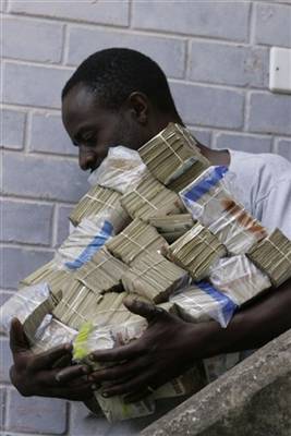 Zimbabwe: bancnotă de jumatate de miliard de dolari zimbabweni