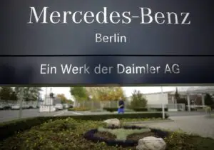 Daimler: „Nu am ales Polonia ca locaţie pentru o uzină nouă!”
