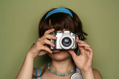 Românii preferă camerele foto digitale cu funcţii multiple
