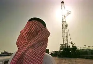 Arabia Saudită va mări producţia de petrol