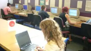 Angajaţii vor sa-şi folosească propriile calculatoare la servici