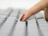60% dintre belgieni au senzaţia ca e-mailurile le sunt citite