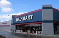 Wal-Mart anunţă relansarea logo-ului