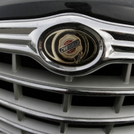 Chrysler închide o fabrică de minivan-uri