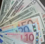UPDATE: Deficitul comercial al României a crescut cu 21%