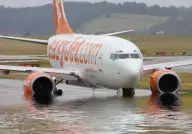 easyJet, venituri în creştere cu 32% în al treilea trimestru