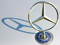 Încă o victimă a crizei din America: Mercedes reduce producţia în Alabama