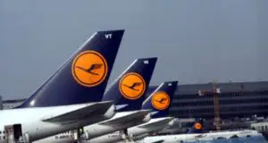 70 de avioane Lufthansa, ţinute la sol