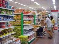 Wal-Mart şi Carrefour, interesaţi de o reţea de magazine din Rusia