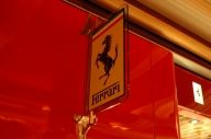 UPDATE: Ferrari „concediază” o parte din dealerii europeni