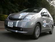 Toyota începe testele pentru hibridul plug-in în Marea Britanie