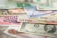 Peste 30% din consumatorii din ţările ortodoxe primesc transferuri de bani drept cadou