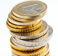 Euro, la un pas de 3,75 lei
