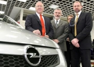 Opel închide temporar două fabrici din Germania