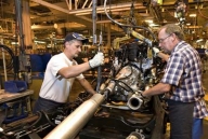Ungaria: GM a oprit temporar producţia la fabrica de motoare