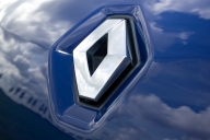 Renault va închide temporar fabricile din Franţa
