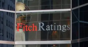După Standard& Poor’s, şi Fitch reduce ratingul României