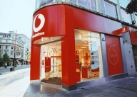 Vodafone reduce cheltuielile cu un miliard de lire