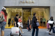 5th Avenue din New York rămane cea mai scumpă destinaţie retail a lumii