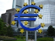 Euro revine spre 3,80 lei
