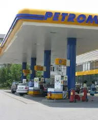 Benzina, la mai puţin de trei lei pe litru!
