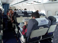 Pentru ce drepturi se mai luptă britanicii: eliminarea taxei pe respirat în avion