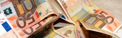 Rezervele valutare scad cu încă 211 milioane euro