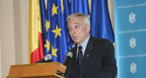 Isărescu: Nu excludem posibilitatea unui acord cu FMI