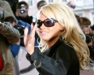 Pamela Anderson îşi face hotel în Muntenegru
