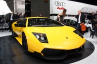 GALERIE: Lamborghini, un culturist pe podium la Geneva