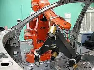 AUTO: 6 noi modele PSA până în 2010 şi două Toyota pe etanol