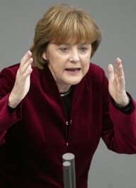 Merkel se apără