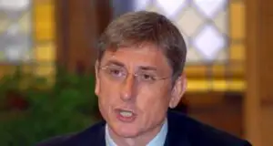 Premierul Ungariei, îngenunchiat de criză