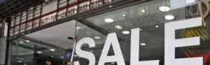 Să vinzi produse contrafăcute şi apoi să ceri daune