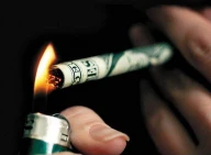 Standardizarea pachetelor de țigări va deruta consumatorul și va încuraja contrafacerea