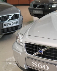 Volvo va construi automobile hibrid începând cu anul 2012