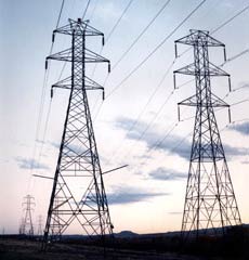 Românii au consumat cu 5% mai multă energie electrică în primele luni din 2007