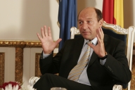 Băsescu: „Susţinem întărirea supravegherii sistemului bancar”