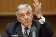 Isărescu, cel mai lung mandat de guvernator de bancă centrală din lume