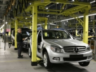 CE permite Ungariei să finanţeze fabrica Mercedes pierdută de România